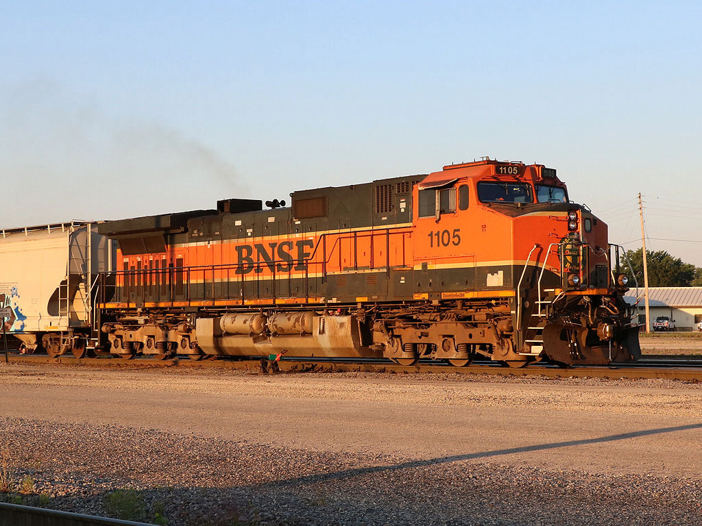 BNSF 1105